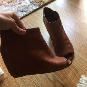 Leather Nine West booties